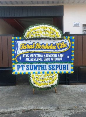 Papan Bunga Duka di Timang Gajah