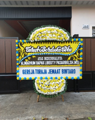 Papan Bunga Duka di Timang Gajah