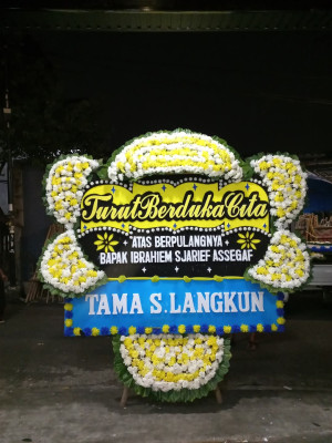 Papan Bunga Duka di Timang Gajah