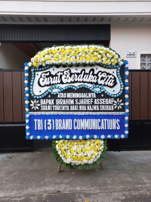 Papan Bunga Duka di Timang Gajah